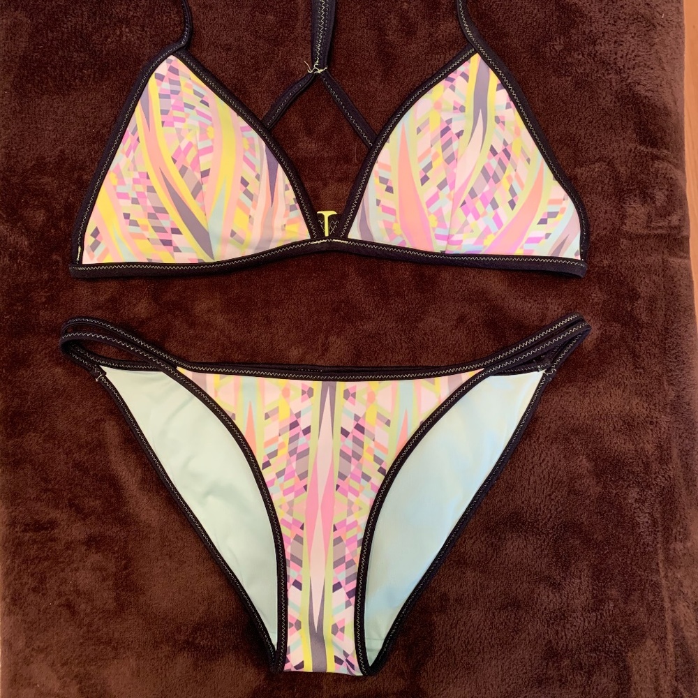 Multi-Color Pattern Bikini - image 1